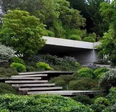 Interior ceiling geometry and indirect lighting concept